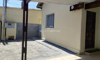 Imagem 2: Venda de Casa em Taubaté-SP: Residência com 3 Quartos, 1 Sala, 1 Banheiro e 1 Vaga de Gara