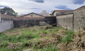 Imagem 2: Terreno à venda em Taubaté-SP, bairro Parque Aeroporto, 250m² de área! Venha conferir!
