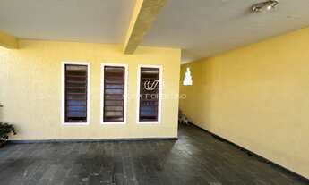 Imagem 2: Imperdível oportunidade de adquirir casa com 4 quartos e suíte no Jardim Califórnia, Tauba