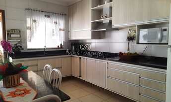 Imagem 2: Casa em Condomínio à Venda em Taubaté-SP: 3 Quartos, 1 Suíte, 1 Sala, 2 Banheiros, 2 Vagas