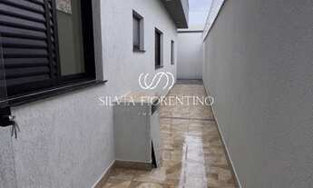 Imagem 2: Imperdível oportunidade de casa à venda na Vila Areao, Taubaté-SP. 3 quartos, 1 suíte, 1 s