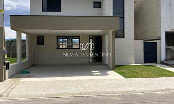 Imagem: Imperdível Casa em Condomínio à Venda