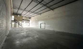 Imagem 2: Galpão para locação em Taubaté-SP, Jardim Baronesa: 1 sala, 2 banheiros, 1 vaga, 300m². Ve