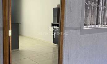 Imagem 2: Casa à venda em Taubaté-SP, Residencial Estoril: 2 quartos, 1 suíte, 1 sala, 2 banheiros