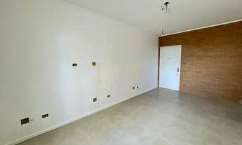 Imagem 3: Apartamento reformado - 2 Dormitórios com 1 suíte, Sala ampla, Cozinha, 1 Banheiro social