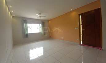 Imagem 2: Sobrado 3 dormitórios, Sala de estar e sala de jantar, cozinha, 2 Banheiros e duas vagas d