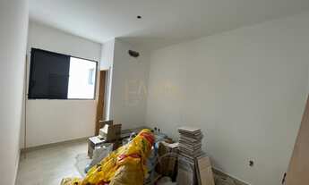 Imagem 4: Sobreposta baixa 3 Dormitórios, Sala com dois ambientes, Cozinha reformada e 1 Banheiro