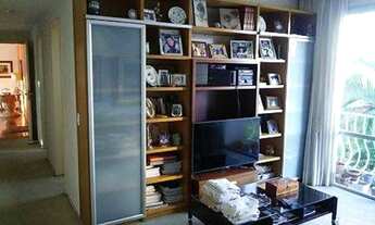 Imagem 3: APARTAMENTO COM 273 METROS, POSSUI 4 DORMITÓRIOS SENDO UMA SUÍTE E TRÊS VAGAS. R$ 2.000.00