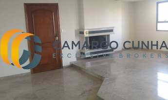 Imagem 2: Apartamento com 152 metros, possui 4 dormitórios sendo duas suítes e três vagas. R$ 700.00