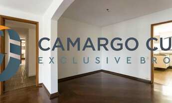 Imagem 2: Apartamento com 181 metros, possui 4 dormitórios sendo duas suítes e duas vagas