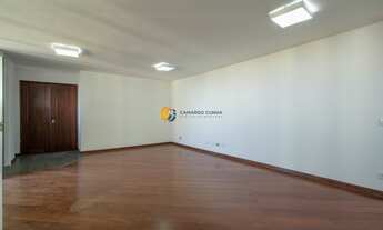 Imagem 3: Apartamento com 160 metros, possui 4 dormitórios sendo duas suítes e duas vagas. R$ 795.00