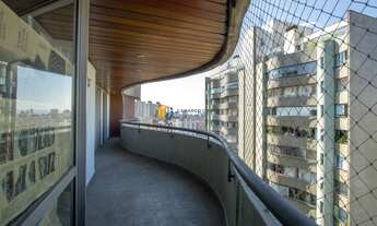 Imagem 2: Apartamento com 160 metros, possui 4 dormitórios sendo duas suítes e duas vagas. R$ 795.00