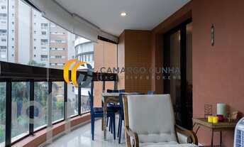 Imagem 4: Apartamento com 165 metros, possui 3 dormitórios sendo duas suítes e três vagas. R$ 960.00