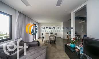 Imagem 4: Cobertura duplex com 236 metros, possui 3 dormitórios sendo duas suítes e três vagas. R$ 1