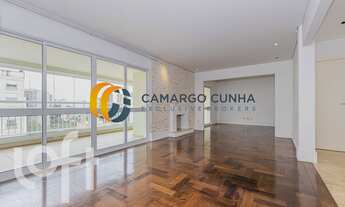 Imagem: Apartamento com 250 metros, possui 4 dormitórios