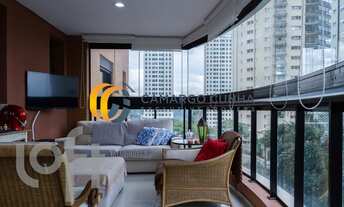 Imagem 5: Apartamento com 165 metros, possui 3 dormitórios sendo duas suítes e três vagas. R$ 960.00