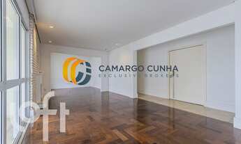 Imagem 2: Apartamento com 250 metros, possui 4 dormitórios sendo três suítes e quatro vagas. R$ 1.55