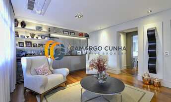 Imagem 5: Apartamento com 240 metros, possui 5 dormitórios sendo três suítes e quatro vagas - Moema