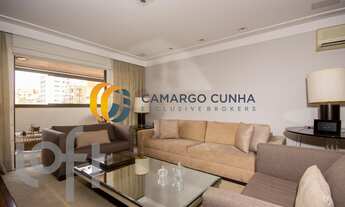 Imagem 6: Apartamento com 250 metros, possui 3 suítes e quatro vagas - Moema/SP