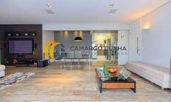 Imagem 2: Apartamento com 105 metros, possui 2 dormitórios sendo uma suíte e duas vagas. R$ 1.729.00