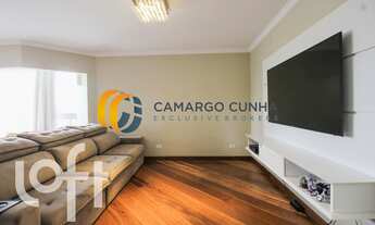 Imagem 5: Apartamento com 199 metros, possui 4 dormitórios sendo duas suítes e três vagas. R$ 1.090