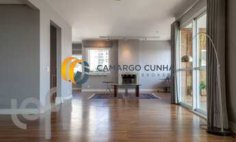 Imagem 2: Apartamento com 225 metros, possui 3 suítes e quatro vagas - Moema/SP