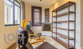 Imagem 6: Apartamento com 252 metros, possui 4 dormitórios sendo duas suítes e três vagas - Moema/SP