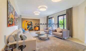 Imagem 2: Apartamento com 252 metros, possui 4 dormitórios sendo duas suítes e três vagas - Moema/SP