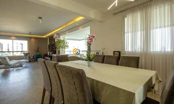 Imagem 7: Excelente apartamento com 261 metros, possui 4 suítes e quatro vagas. R$ 1.950.000,00 ? M