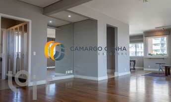 Imagem 6: Apartamento com 225 metros, possui 3 suítes e quatro vagas - Moema/SP