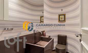 Imagem 7: Apartamento com 252 metros, possui 4 dormitórios sendo duas suítes e três vagas - Moema/SP