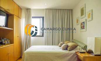 Imagem 6: Apartamento com 306 metros, possui 4 dormitórios sendo três suítes e três vagas. R$ 3.800