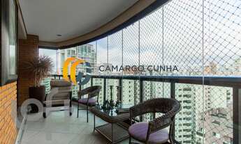 Imagem 7: Cobertura com 240 m², possui 4 suítes e seis vagas - Moema/SP