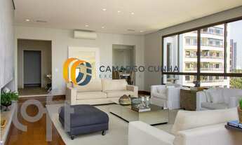 Imagem 3: Apartamento com 450 m², possui 4 suítes e quatro vagas - Morumbi/SP