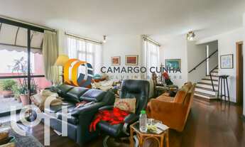 Imagem 3: Cobertura duplex com 380 m², possui 4 dormitórios sendo três suítes e quatro vagas - Real