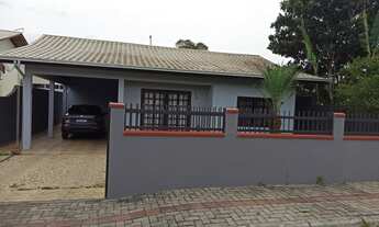 Imagem: Casa com Piscina no Centro de Penha