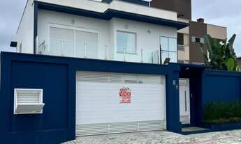 Imagem: Fino sobrado averbado no Centro de Penha/SC!!