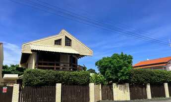 Imagem: Belíssimo sobrado mobiliado na Armação