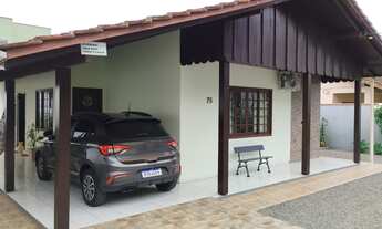 Imagem: Bela casa de alvenaria no centro de Penha!