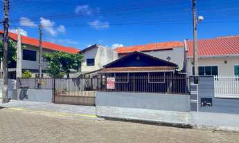 Imagem: Bela casa no Centro de Penha/SC!!