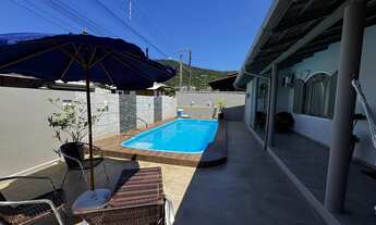 Imagem 5: Encante-se com esta maravilhosa casa mobiliada na Armação em Penha/SC!