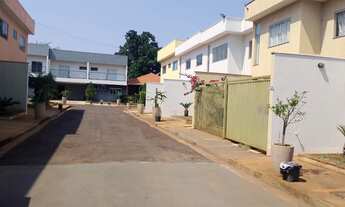 Imagem: 2 dormitórios, 1 banheiros, 1 vaga na garagem