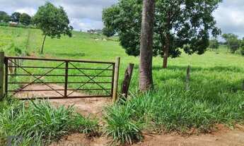 Imagem: 1 dormitório, 1 banheiros, 1 vaga na garagem