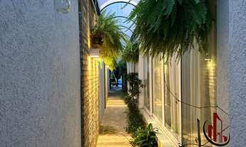 Imagem 5: Mansão de alto padrão para locação com 4 suítes e piscina na Vila Bertioga!