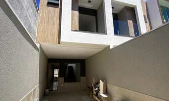 Imagem 2: Lindo Sobrado Frontal com 03 suítes e 02 vagas no Jardim Popular!!!