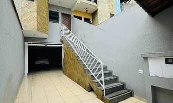 Imagem 2: Lindo Sobrado Frontal com 03 dormitórios, 03 vagas e Churrasqueira no Jardim Brasília!!!