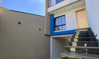 Imagem: Lindo Sobrado Frontal com 03 suítes e 04