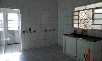 Imagem 2: Casa com 6 quartos, sendo 3 casas no quintal