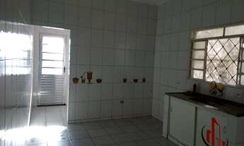 Imagem 3: Casa com 6 quartos, sendo 3 casas no quintal