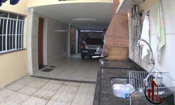 Imagem 4: Casa para venda com três quartos no Parque Maria Luiza!